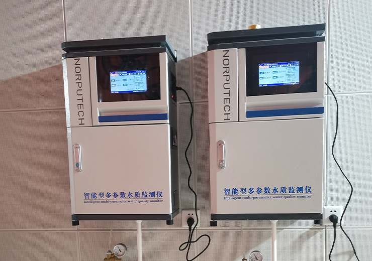 二次供水泵房多参数在线水质分析仪的采样方式：旁流式与浸入式如何选择？